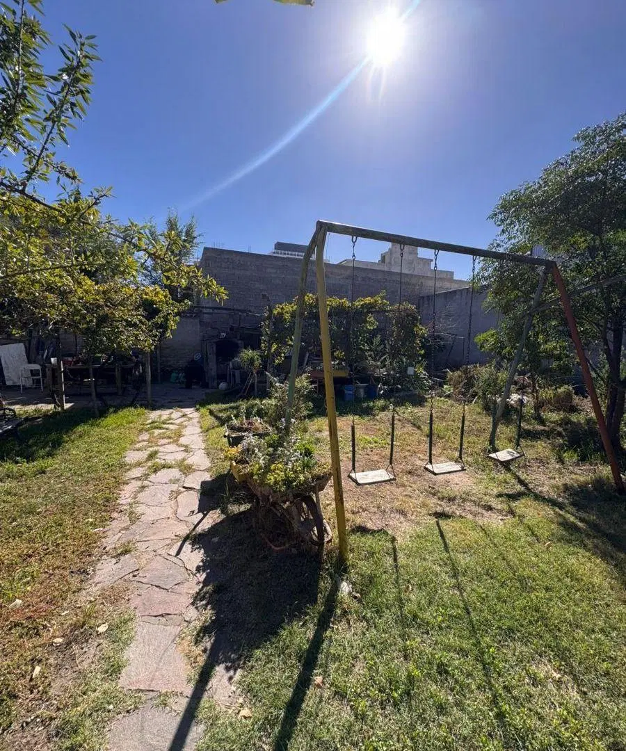 Lote en Venta
España N°541 e/ Maiz y Alvear
Precio u$d173.000 5