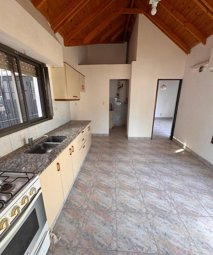 Foto de Casa en Venta 2 Dorm Pasaje Raul Diaz N°1114 e/ Alem y Rivadavia Precio, imagen 3
