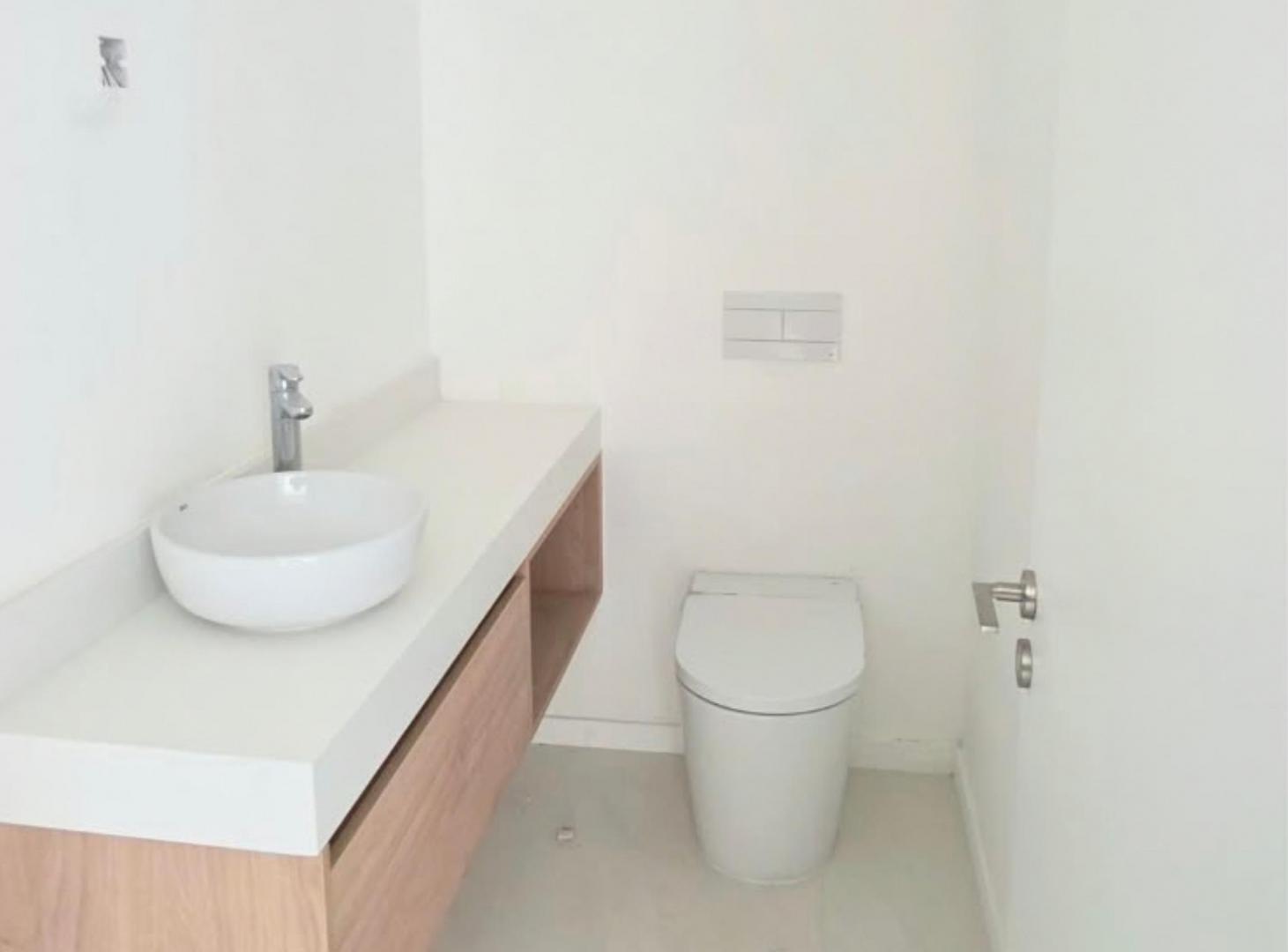 Foto de Exclusivo Edificio De Categoría - Oportunidad - 2 Ambientes - Recoleta, imagen 2