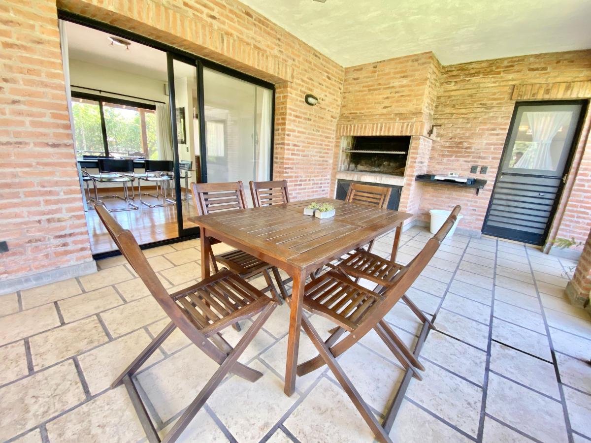 Foto de Casa de 5 dormitorios (305 mtrs cub ) - Lote de 794 mtrs, imagen 4