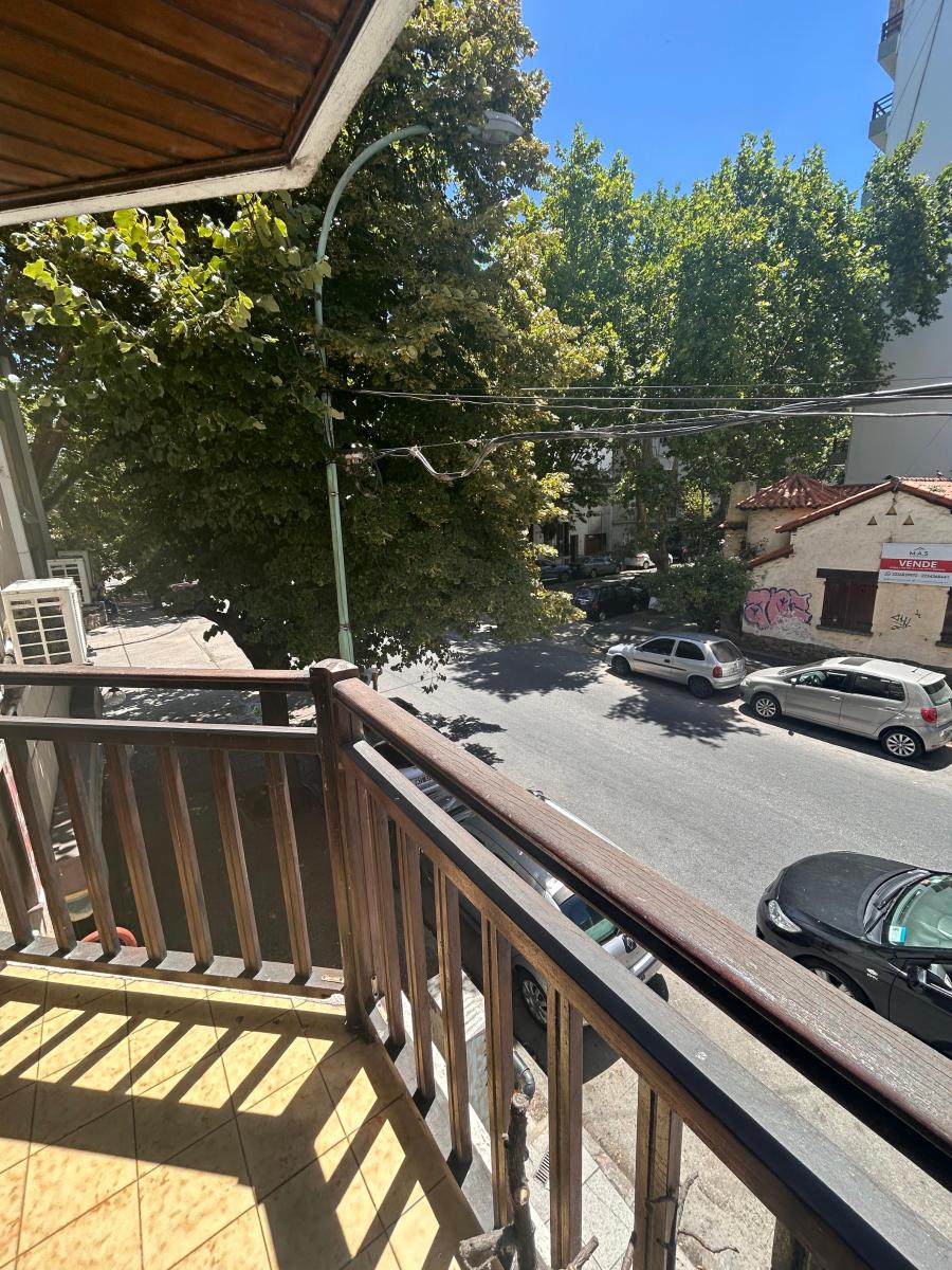 Venta Departamento de 2 Ambientes con Cochera en 3 de Febrero y Catamarca 4