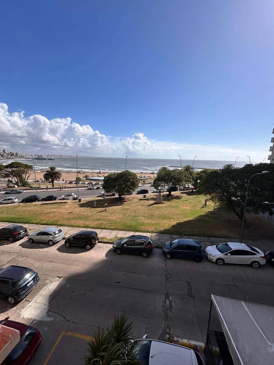 Venta Departamento de 3 Ambientes con Dependencia en Bolivar y La Costa 1