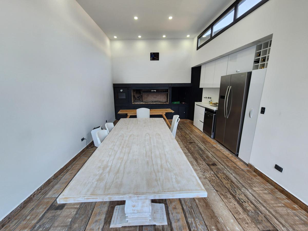 CASA MODERNA A ESTRENAR EN VENTA EN ADROGUE A ESTRENAR!