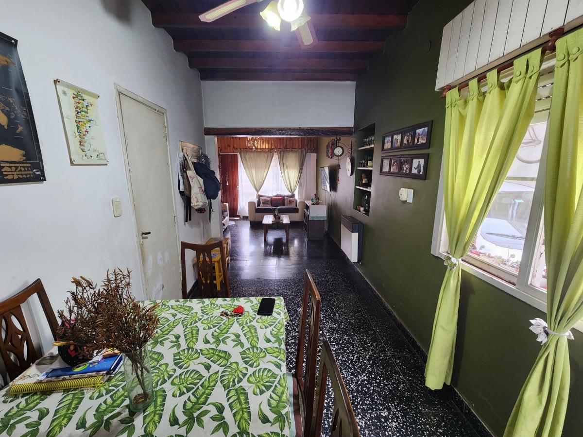 Foto de CHALET 2 PLANTAS EN VENTA EN RAFAEL CALZADA (retasado!!), imagen 3