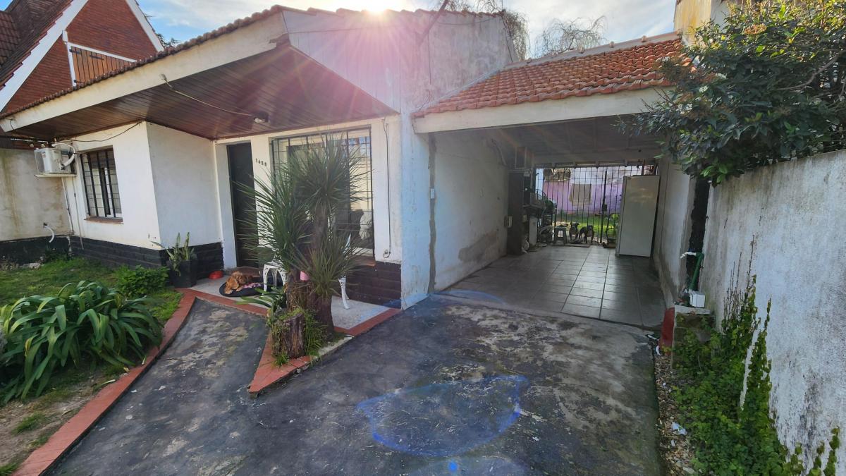 CHALET EN VENTA EN ADROGUE EN BUENA UBICACIÓN (RETASADO!!)