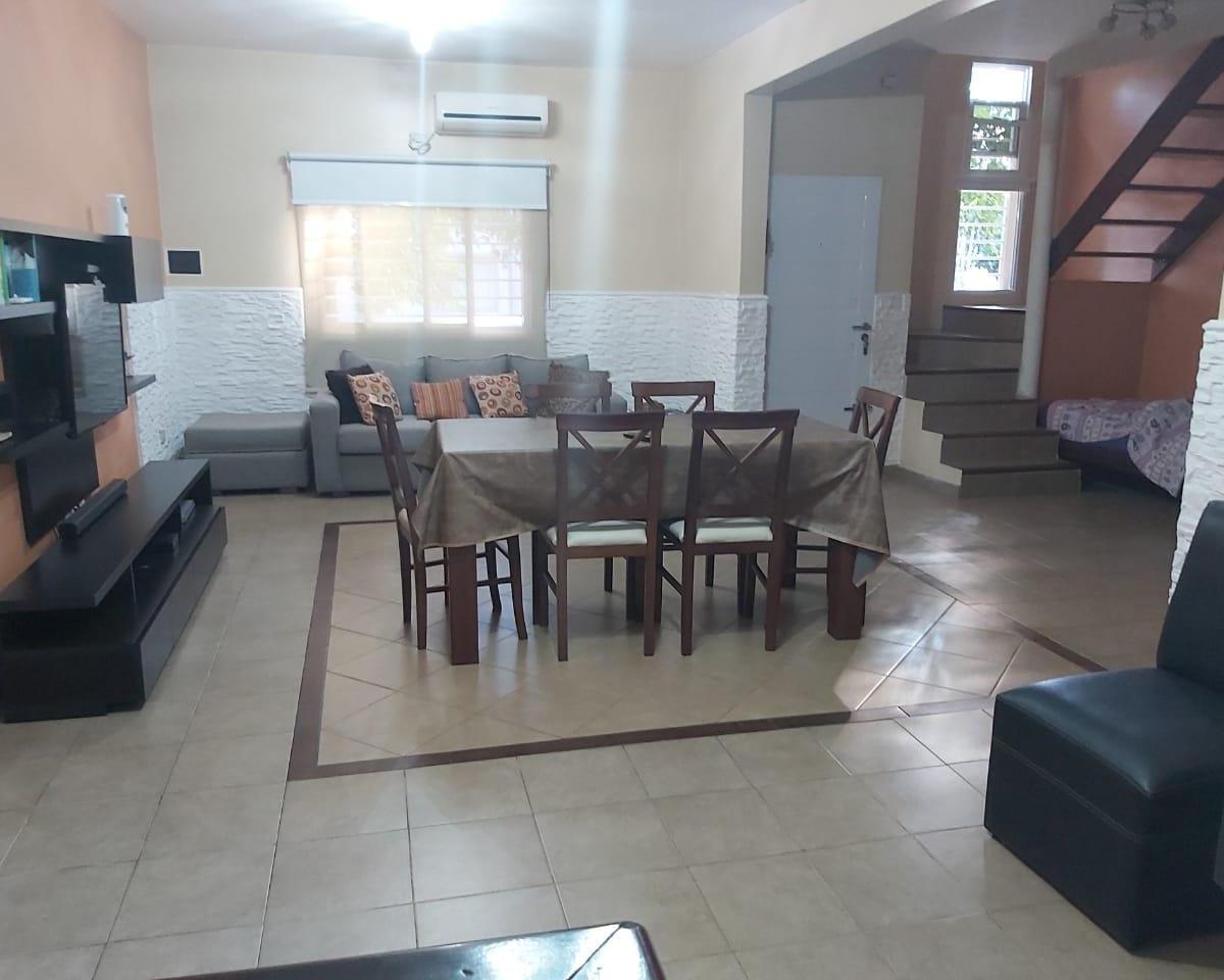 CASA RECICLADA A NUEVA EN VENTA EN LOMAS DE ZAMORA retasada!!