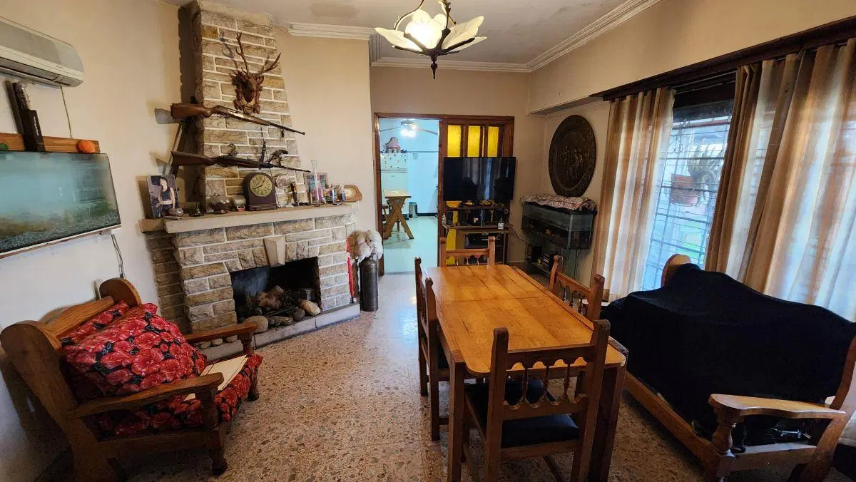 CHALET EN VENTA SOBRE LOTE DE 700 M2 EN VENTA EN BURZACO 5