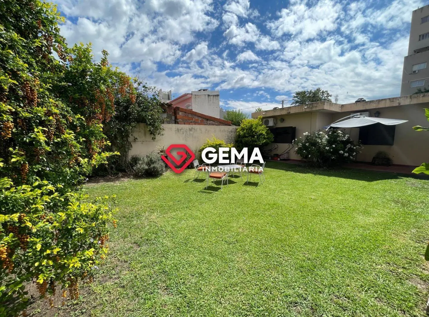 Casa en Juramento 1500 1