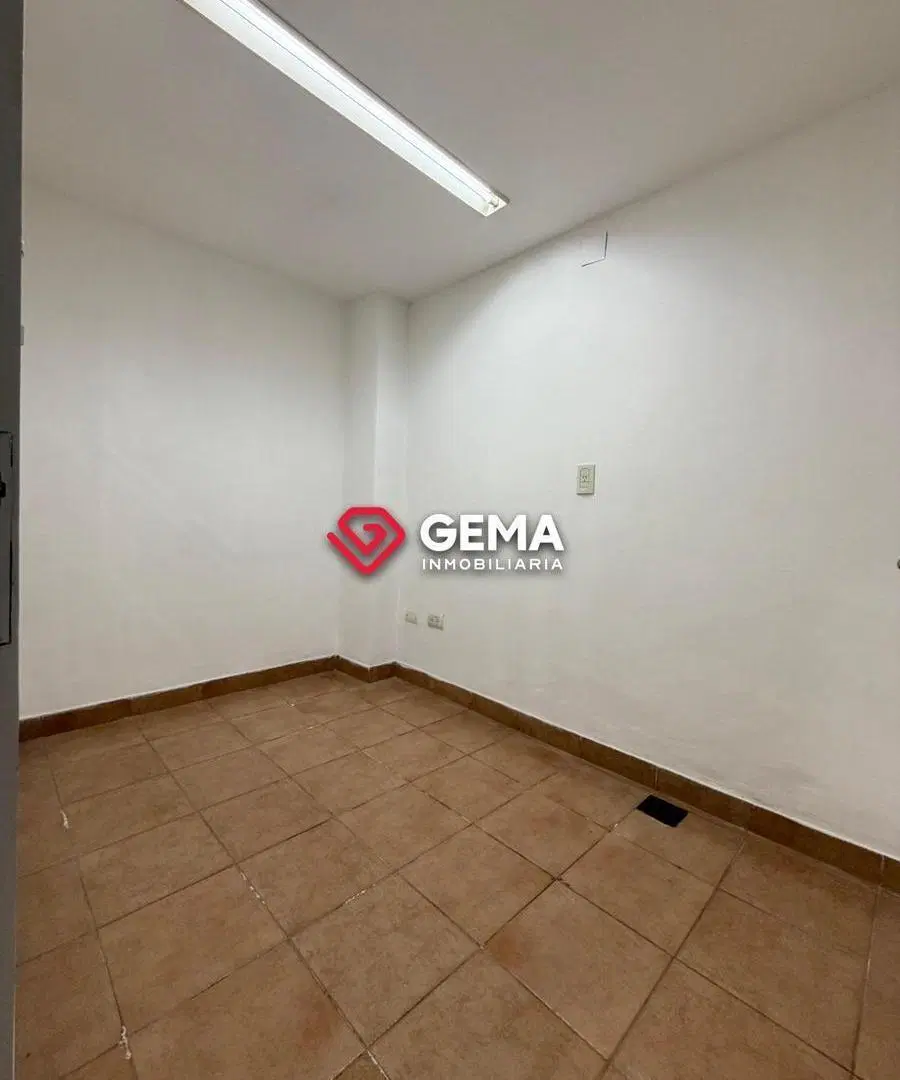 Local comercial en Florida al 600 3