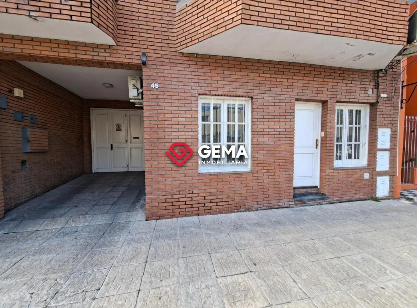 Departamento 1 dormitorio amoblado en Caseros y Laprida 4
