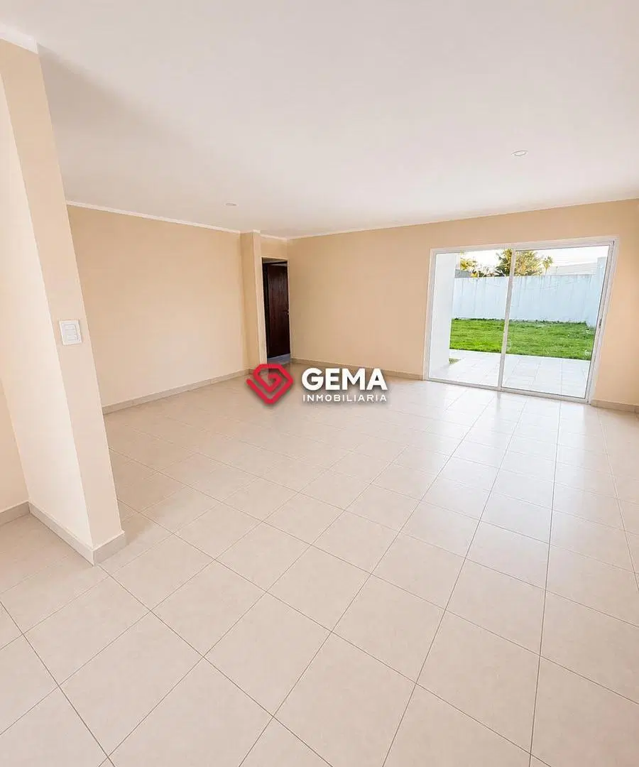 Casa 3 dormitorios en Estación Alvarado 1