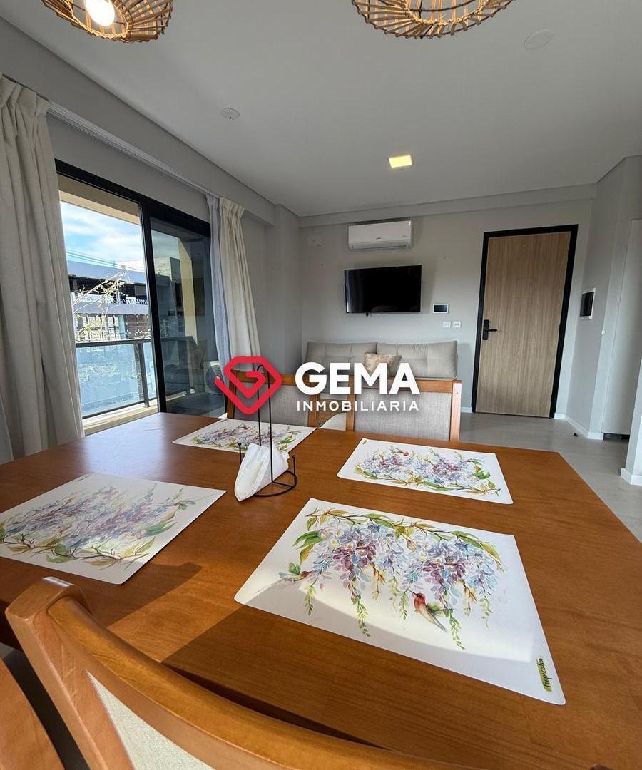 Foto de Departamento 1 dormitorio con balcón esquina en Porto, imagen 2