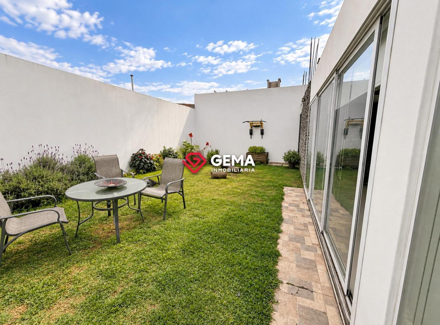 Foto de Casa 3 dormitorios en B° Los Castaños, imagen 3