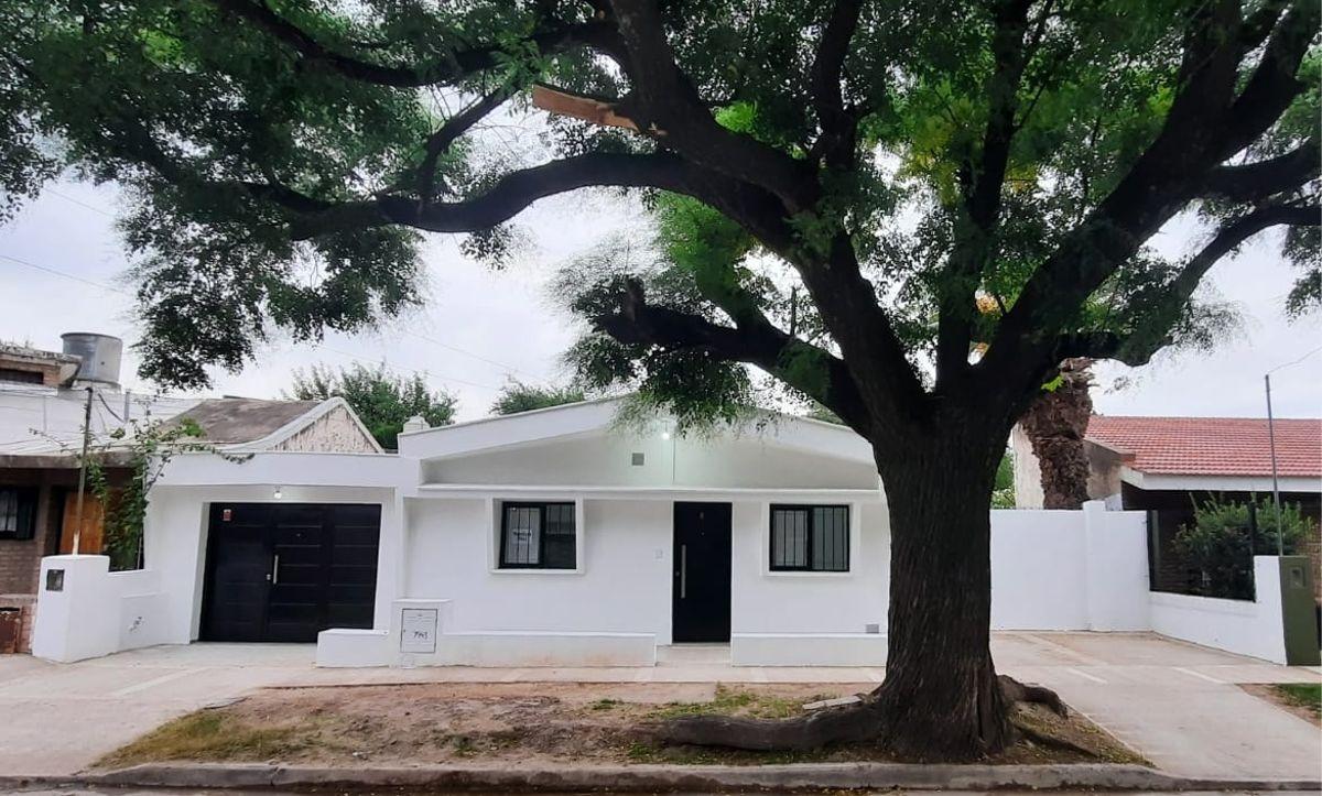 EN VENTA CASA DE 2 DORMITORIOS (refaccionada a nuevo) EN CERRO NORTE
