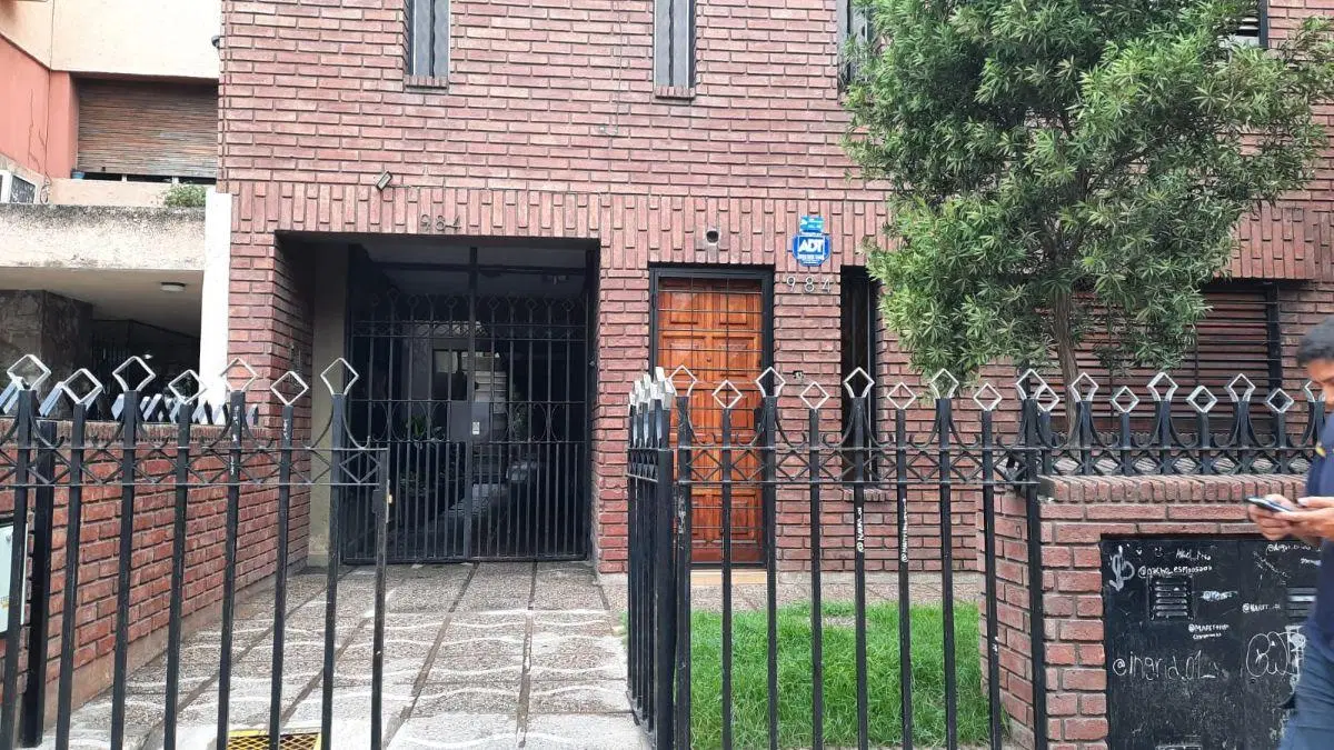 SE ALQUILA DPTO DE 1 DOR SOBRE CALLE 27 DE ABRIL AL 900 5
