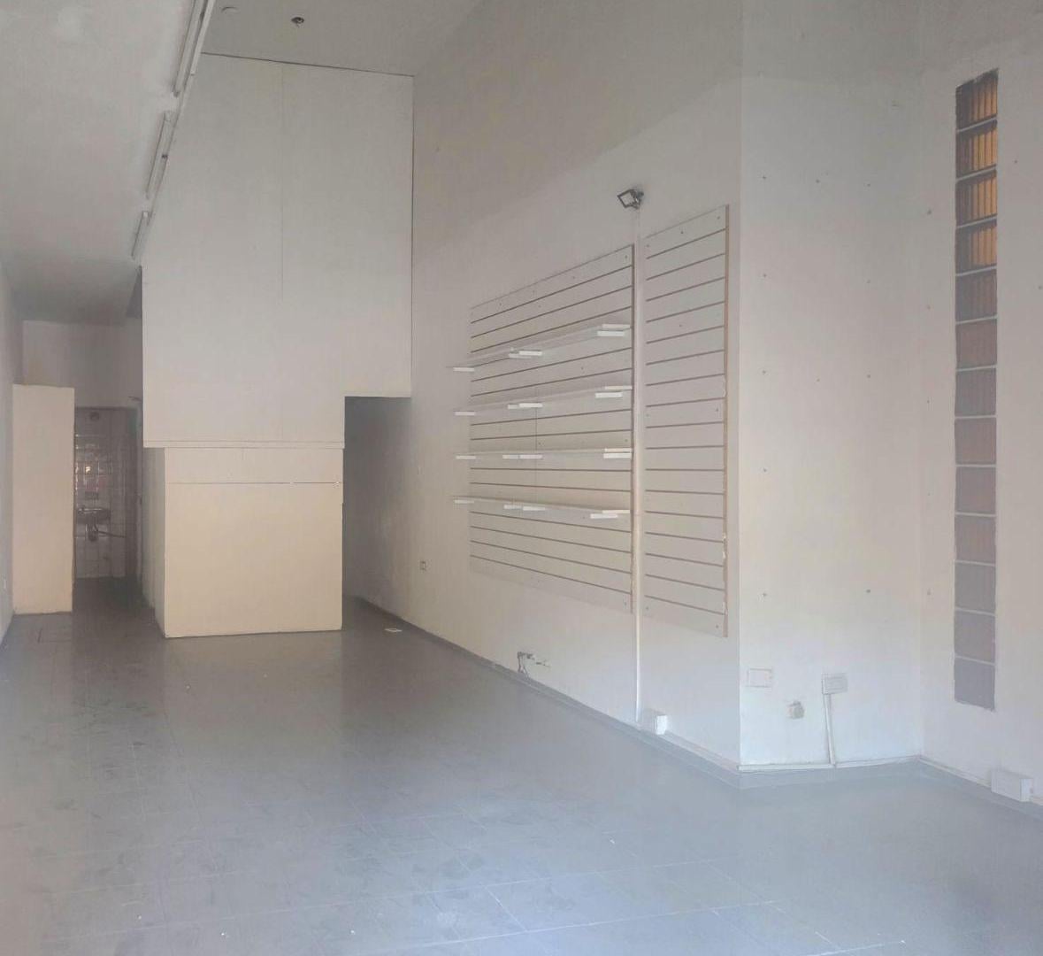 SE ALQUILA LOCAL COMERCIAL EN ALBERDI-ZONA CENTRAL DE POLICIA
