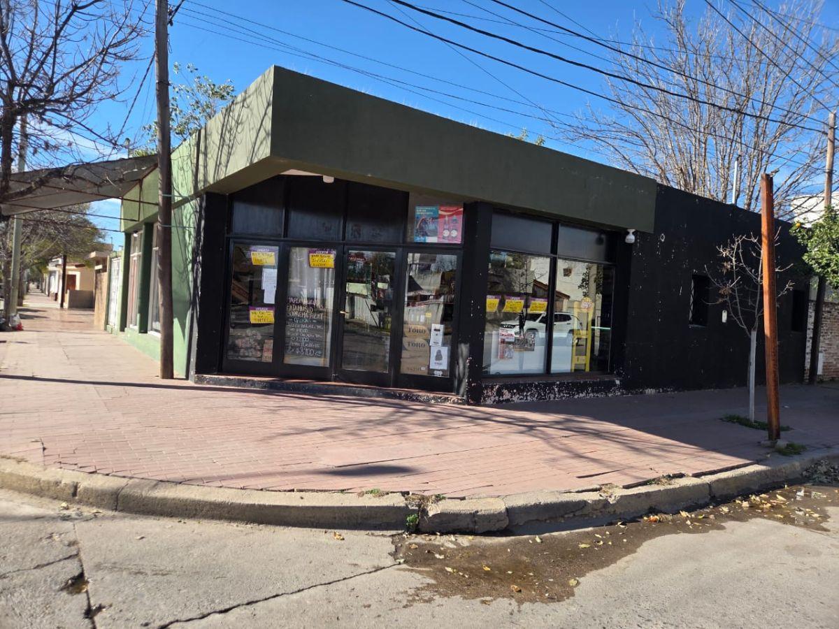 Foto de SE VENDEN 2 LOCALES COMERCIALES -UBICACION ESQUINA- EN VILLA DOLORES, imagen 5