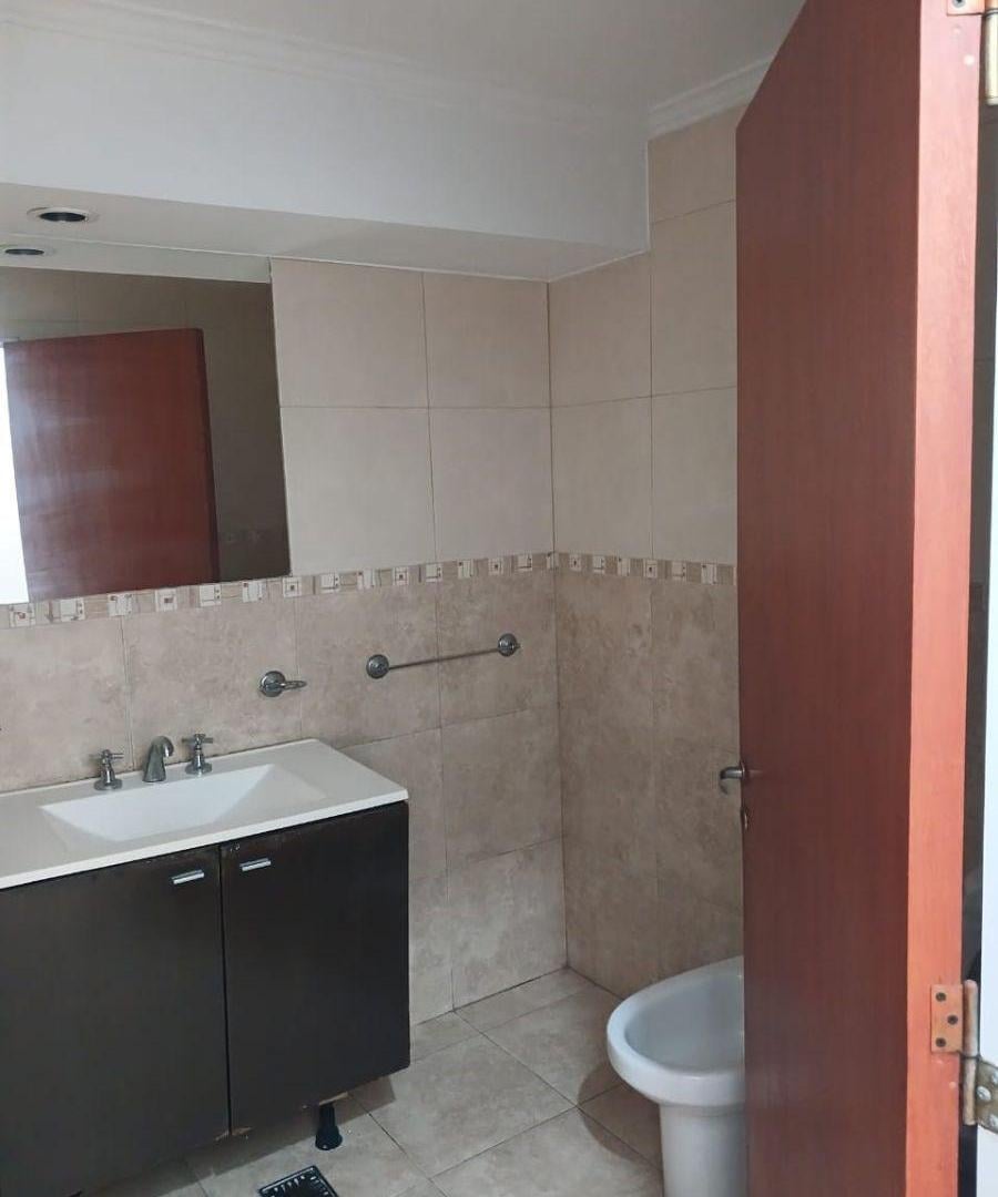 Foto de ALQUILER. Mariano Comas 2667 Piso 1 Dpto. D, imagen 1