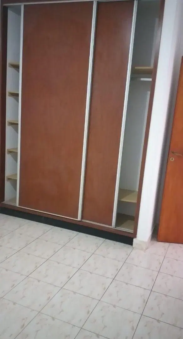 ALQUILER departamento de 1 dormitorio:
JUAN DEL CAMPILLO 2726 Piso 2 Dto. 6 por escalera.- 4