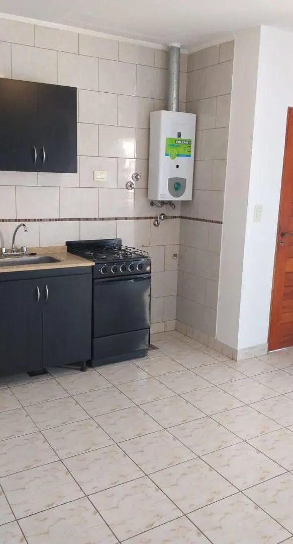 ALQUILER departamento de 1 dormitorio:
JUAN DEL CAMPILLO 2726 Piso 2 Dto. 6 por escalera.- 3