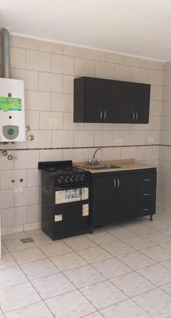 ALQUILER departamento de 1 dormitorio:
JUAN DEL CAMPILLO 2726 Piso 2 Dto. 6 por escalera.- 1