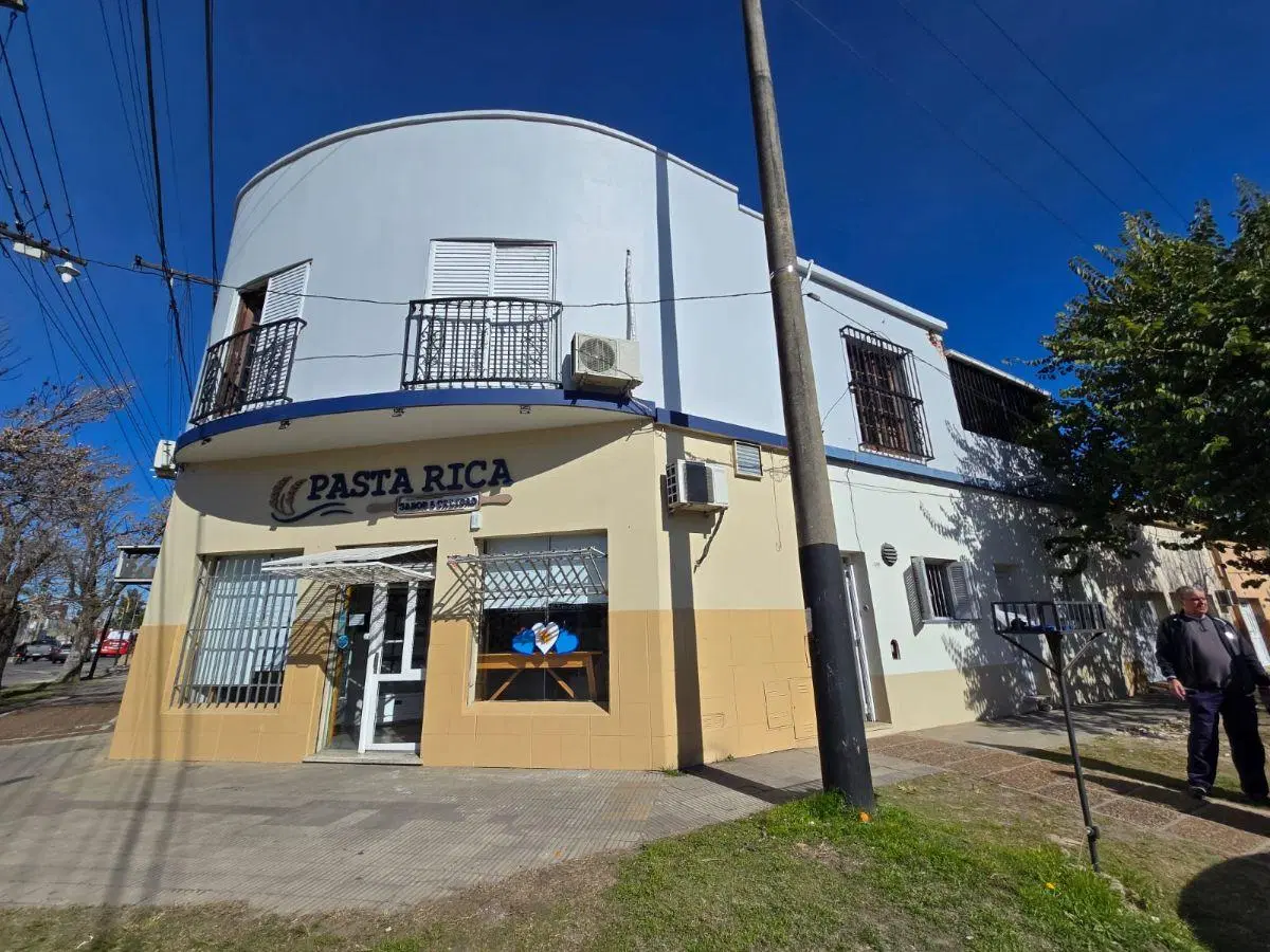 ALQUILER: Luciano Molinas 3609 esquina Avenida López y Planes Casa en Planta Alta de 2 dormitorios 5