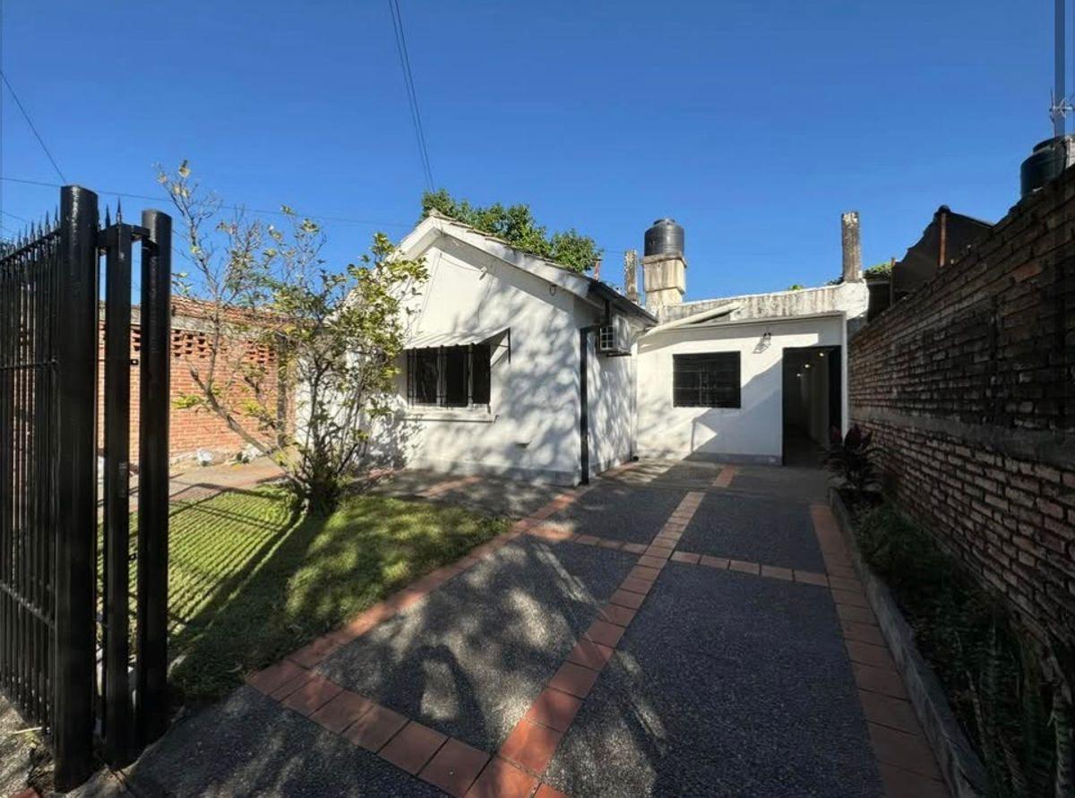 Casa en alquiler zona parque Guillermina