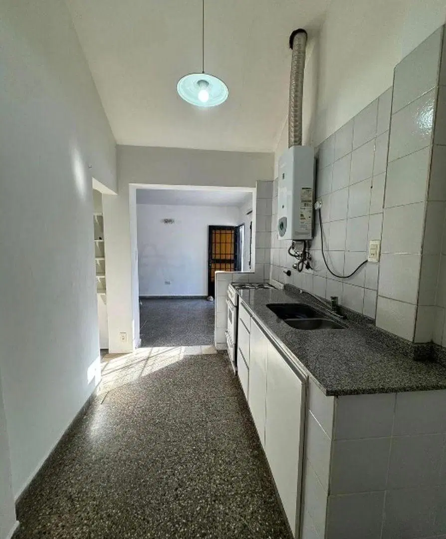 Casa en alquiler zona parque Guillermina 3