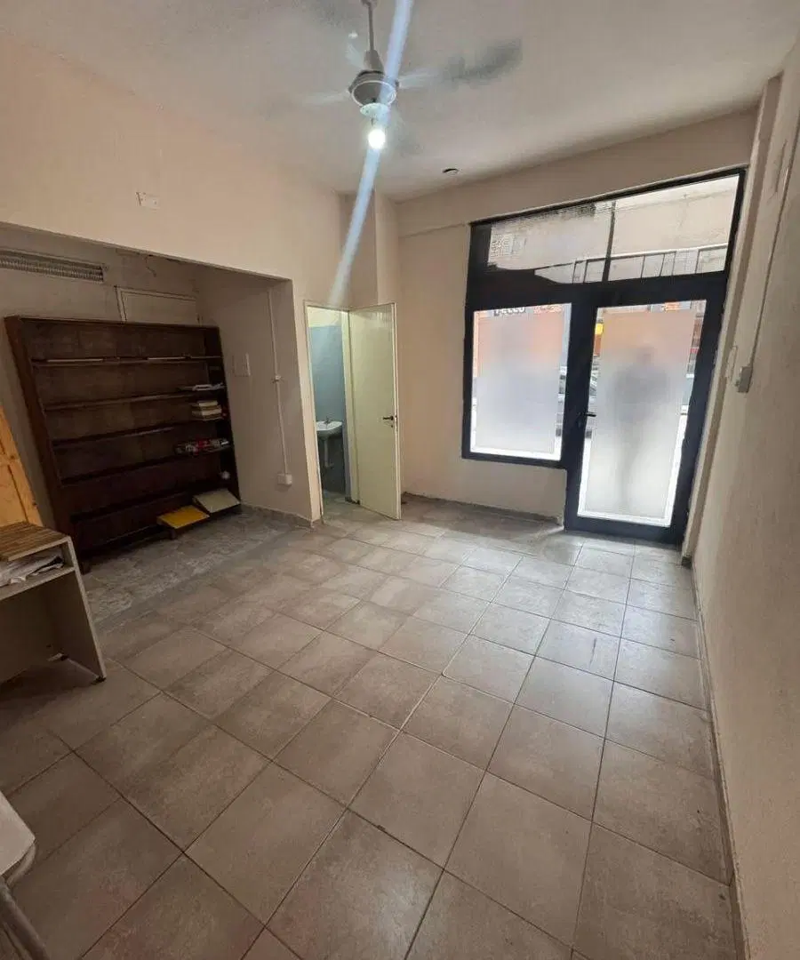 ALQUILER LOCAL COMERCIAL BARRIO SUR 5