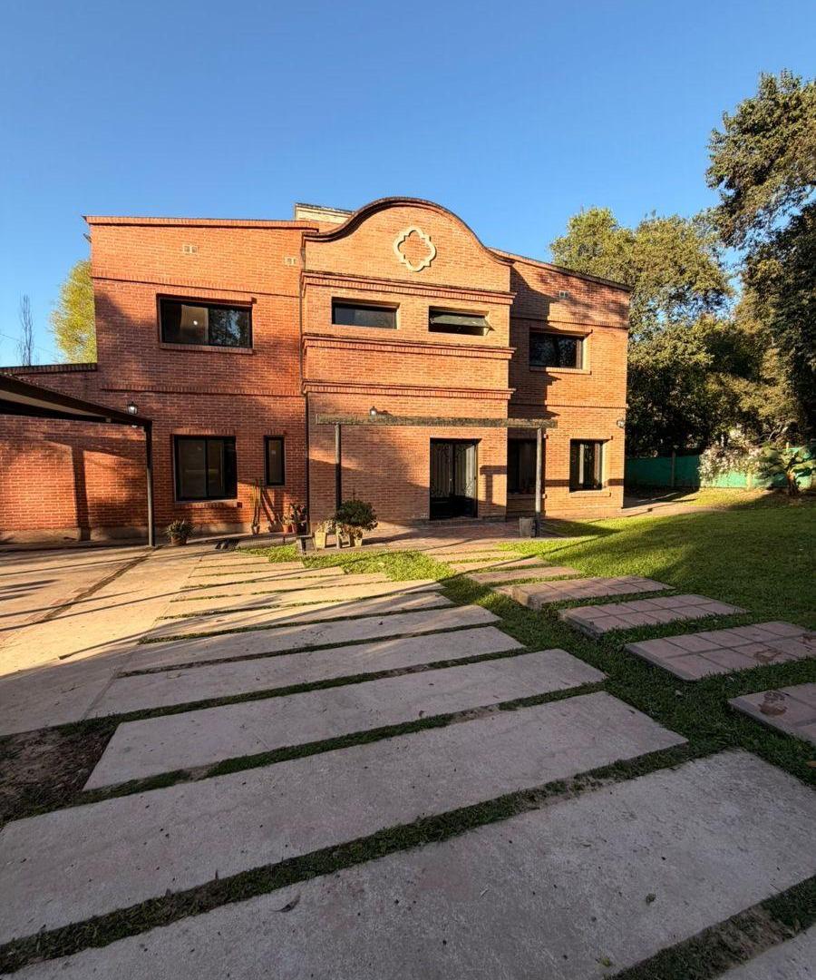 Foto de IMPORTANTE RESIDENCIA EN VENTA EL CORTE YB (INTERMEDIARIOS ABSTENERSE), imagen 2
