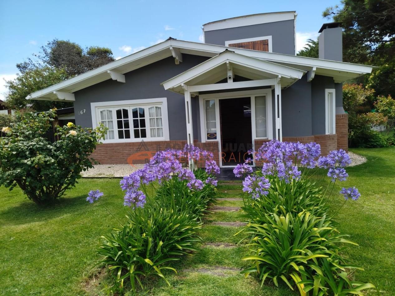 Alquiler Casa con pileta en Pinamar p/ 7 personas