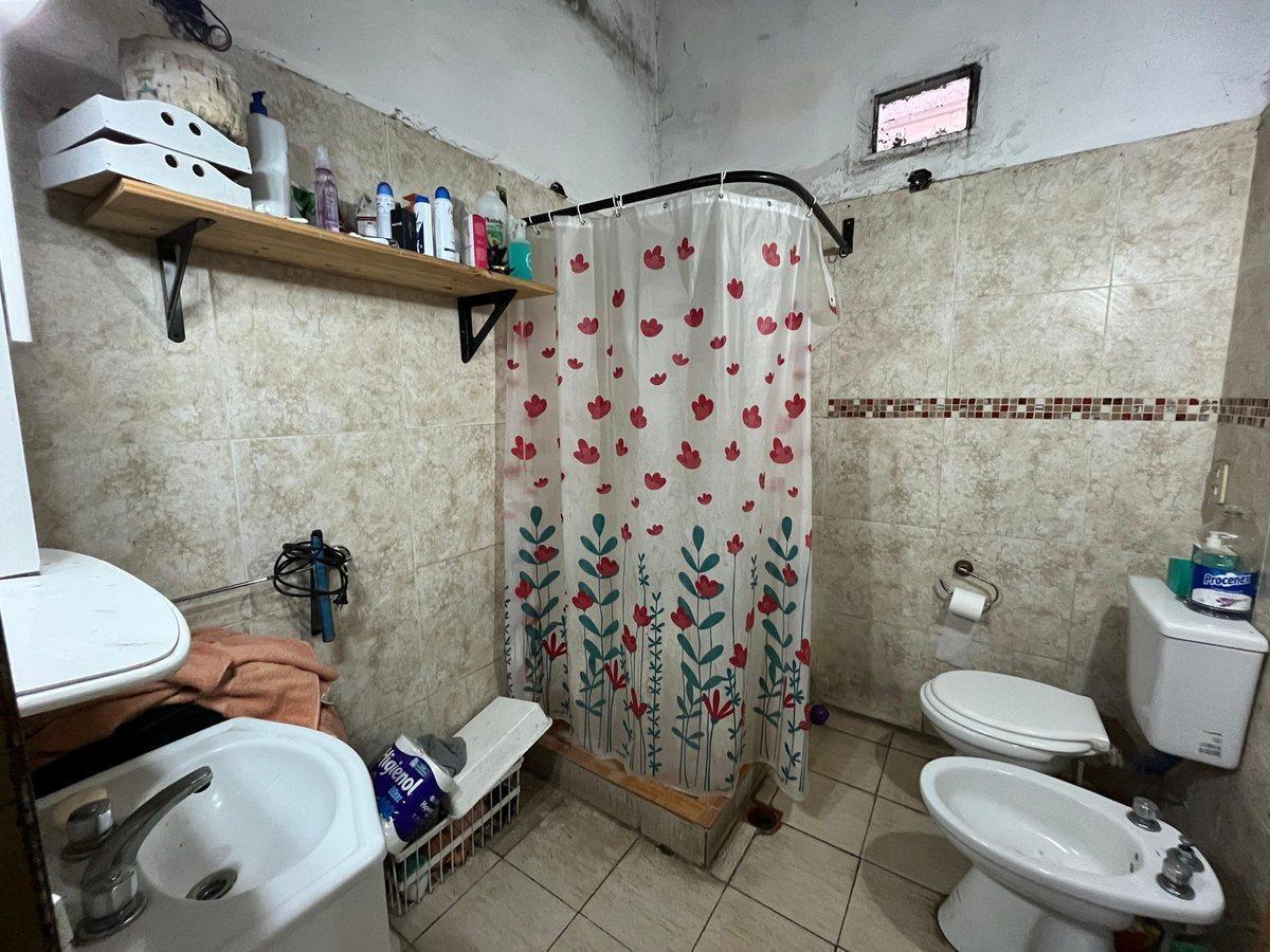 Venta Casa con 2 Locales en Pb y 2 Deptos en Pa 2