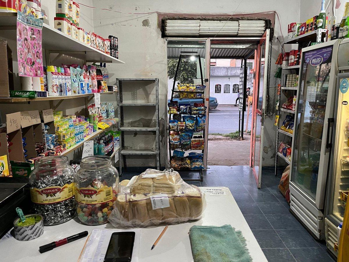 Venta Casa con 2 Locales en Pb y 2 Deptos en Pa 3
