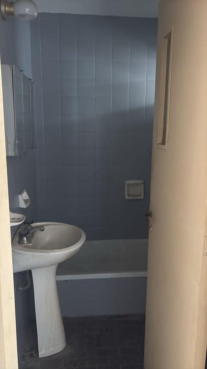 Venta Semipiso 2 Dorm. a Refaccionar Centro 2