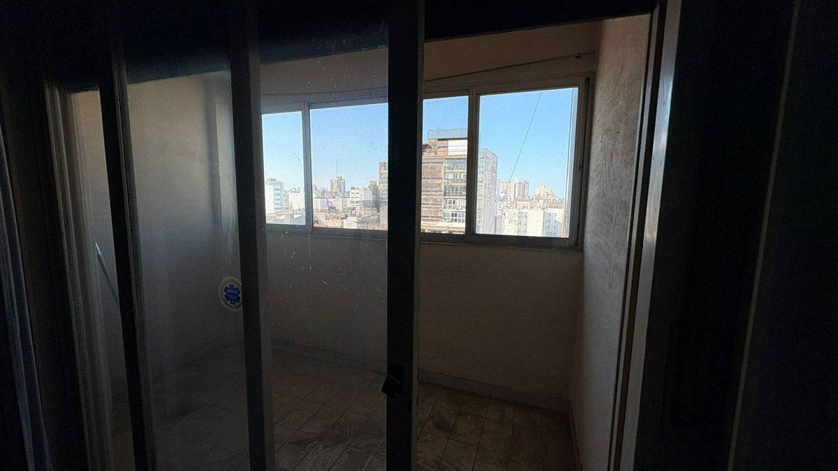Venta Semipiso 2 Dorm. a Refaccionar Centro 4