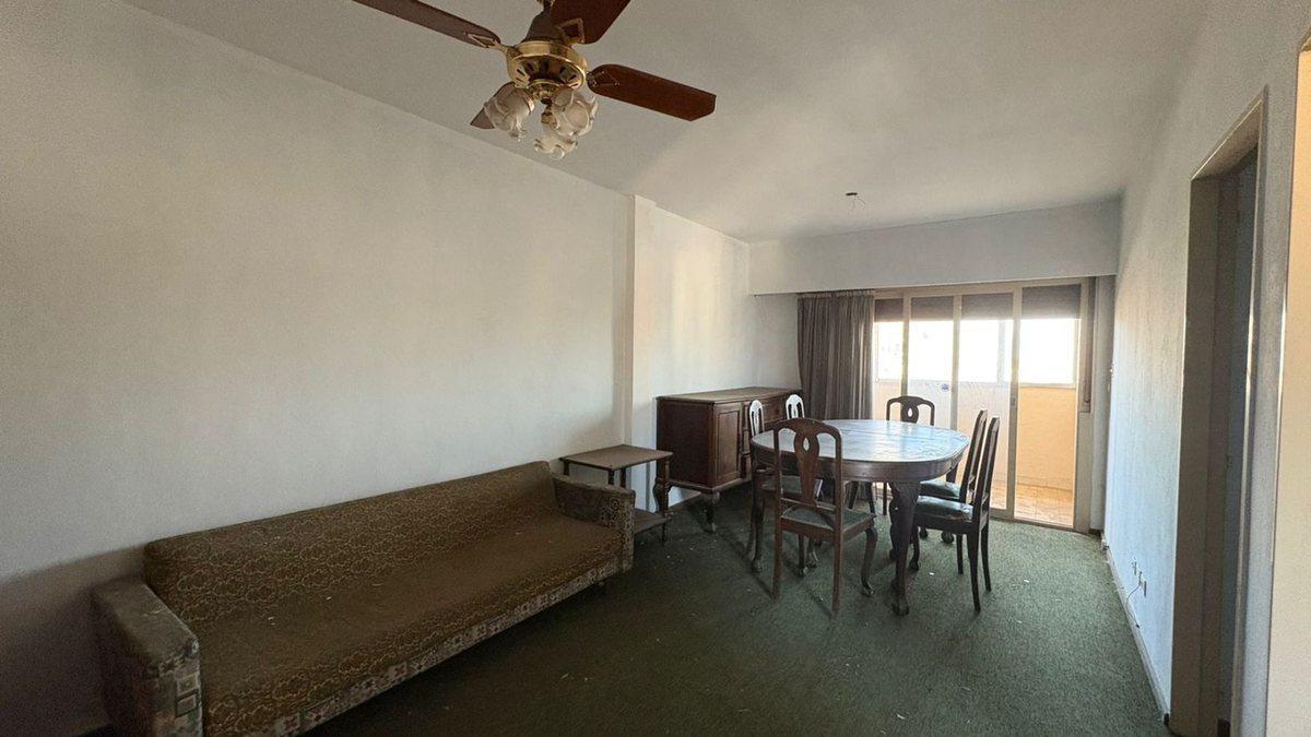 Venta Semipiso 2 Dorm. a Refaccionar Centro 3