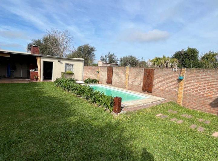 VENTA CASA 2 DORMITORIOS CON PILETA PUEBLO ESTHER 2