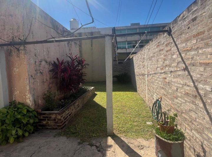 VENTA CASA 3 DORMITORIOS BARRIO PARQUE CON PATIO 4