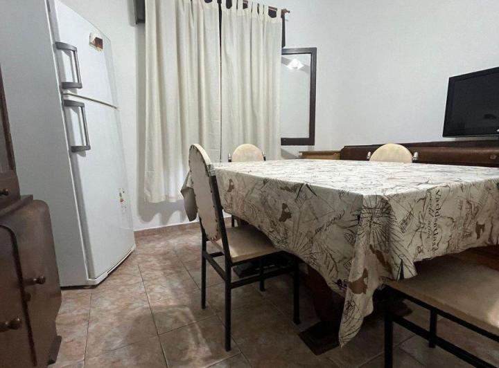 VENTA CASA 3 DORMITORIOS BARRIO PARQUE CON PATIO 5