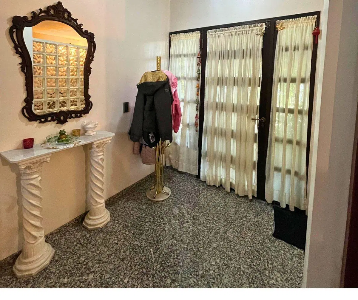 VENTA CASA 4 DORMITORIOS Y COCHERAS AZCUENAGA 4
