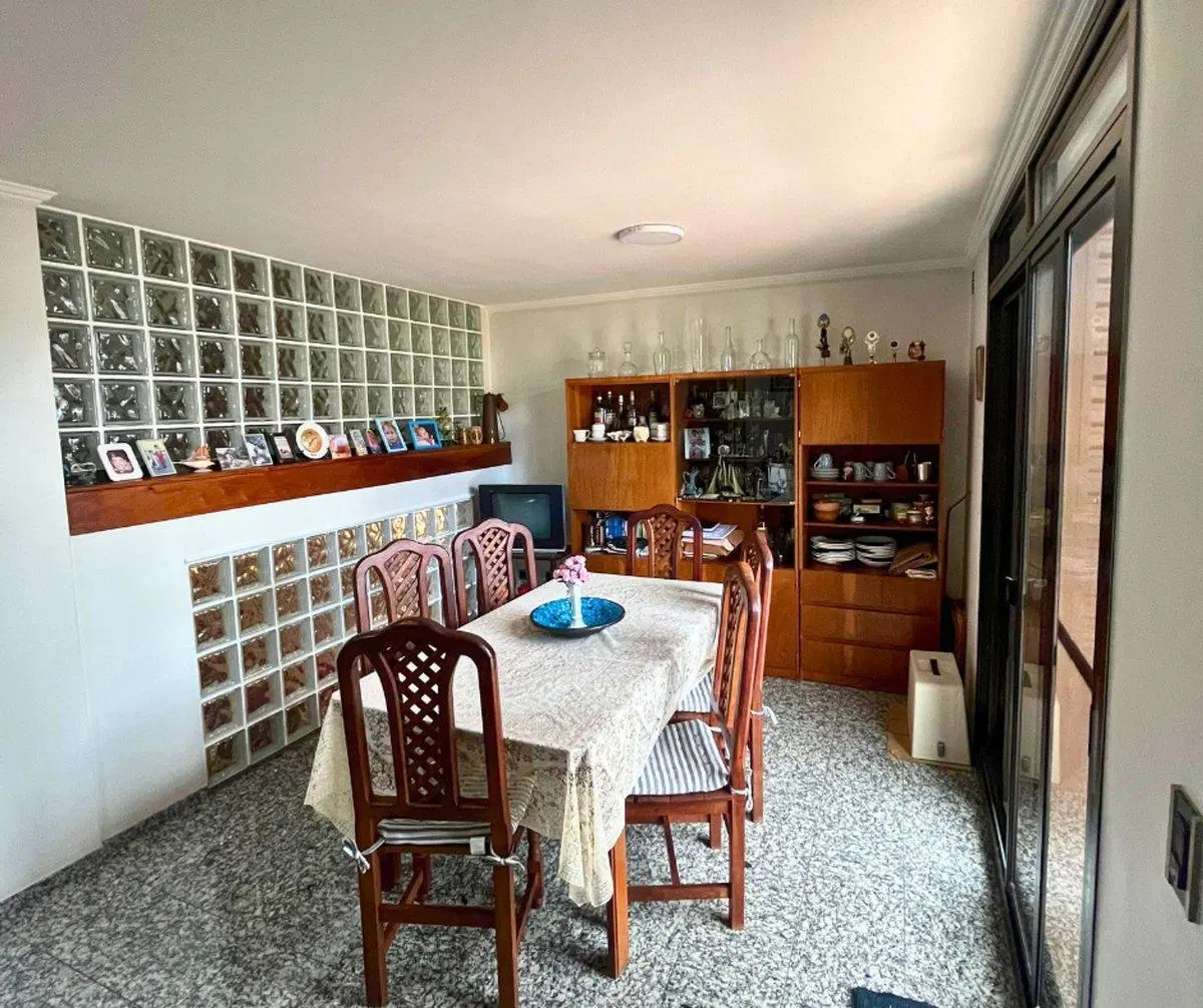 VENTA CASA 4 DORMITORIOS Y COCHERAS AZCUENAGA 3