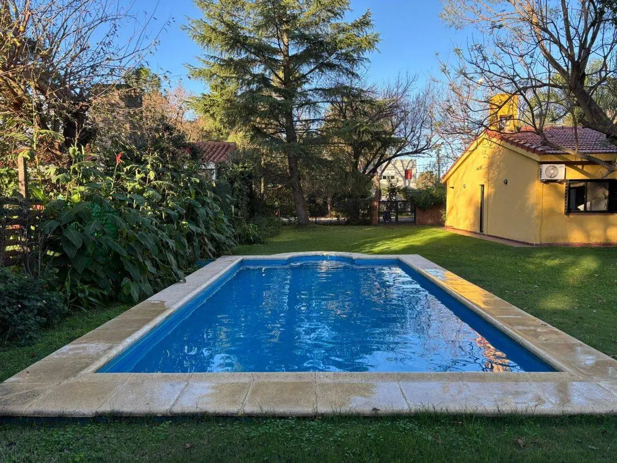 ALQUILER TEMP CASA EN FUNES 2 DORMITORIOS Y PILETA 3