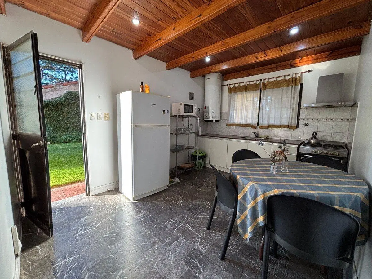 ALQUILER TEMP CASA EN FUNES 2 DORMITORIOS Y PILETA 5