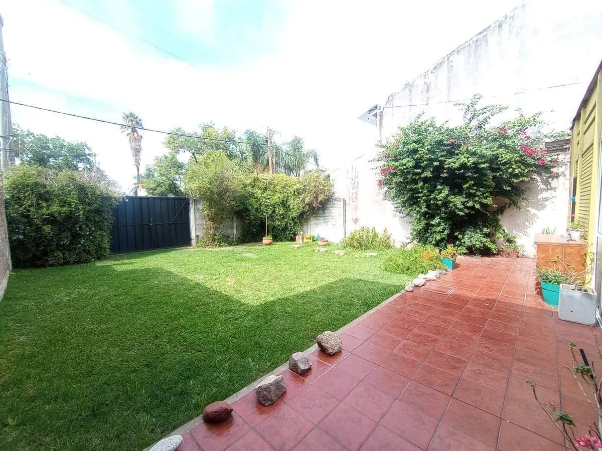 VENTA DE LOTE CON QUINCHO EN PEREZ 2