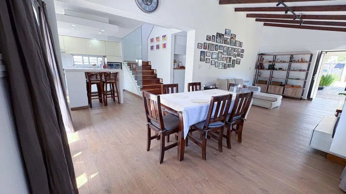 VTA CASA 3 DORMIS C PILETA, JARDIN Y QUINCHO FUNES 3