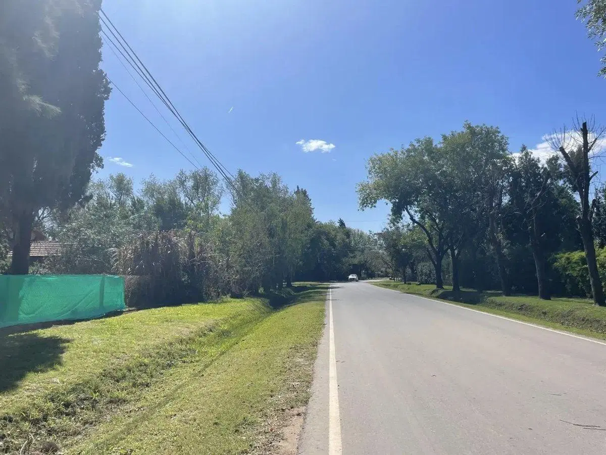 VENTA LOTE CON EDIFICACION Y PILETA FUNES SANTA FE 5