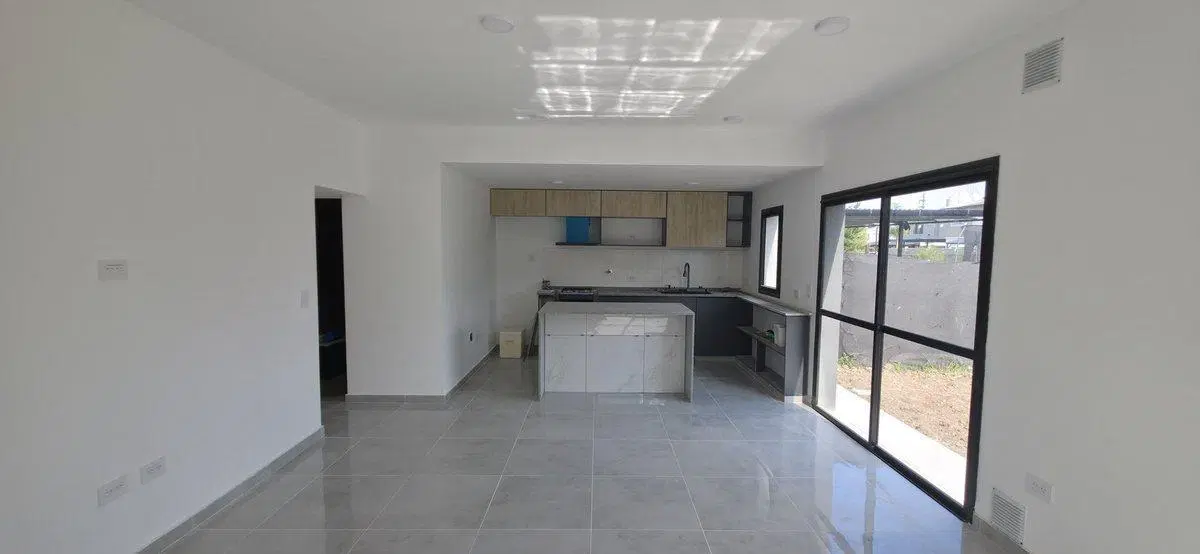 VENTA CASA 2 DORMI CON COCHERA TDS3 SECTOR A 5