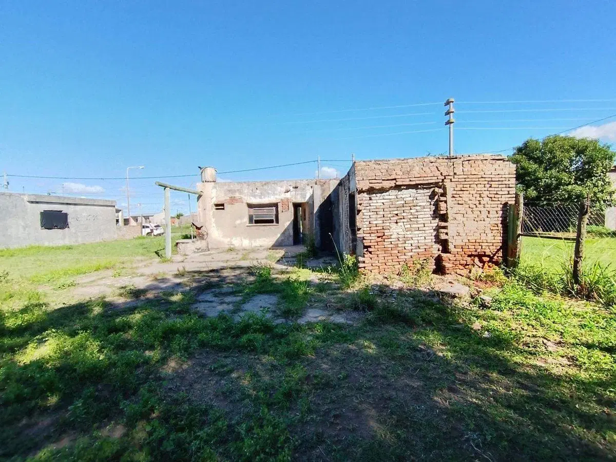 VENTA CASA A RECICLAR EN MONJE A METROS DE LA RUTA 3