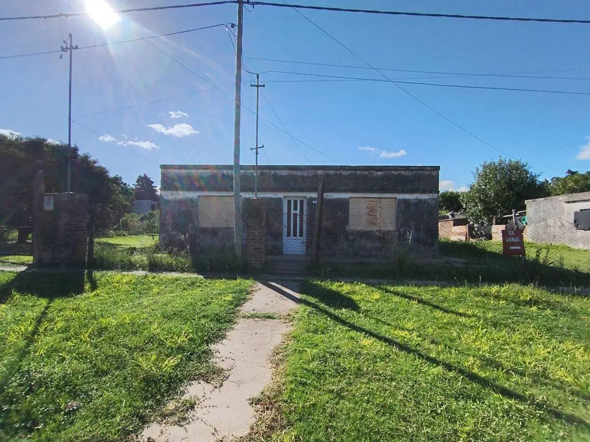 VENTA CASA A RECICLAR EN MONJE A METROS DE LA RUTA 4