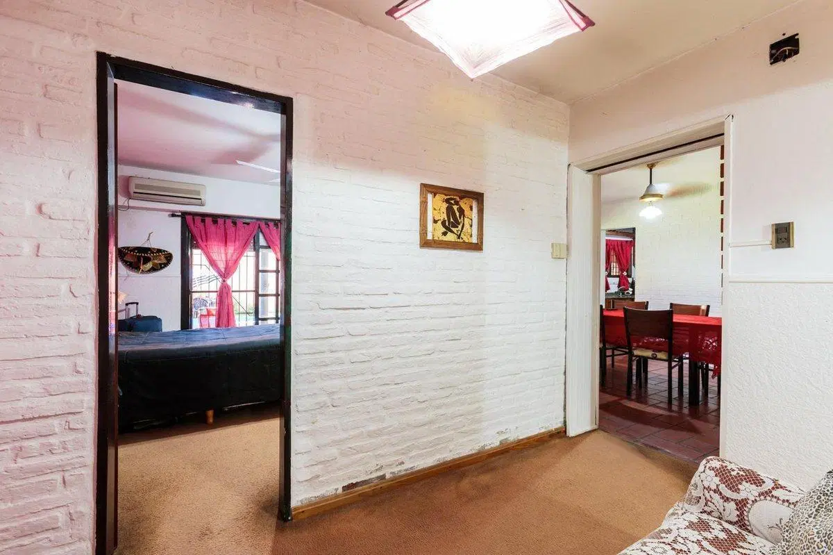 VENTA CASA 4 DORMITORIOS EXELENTE ESTADO FISHERTON 5